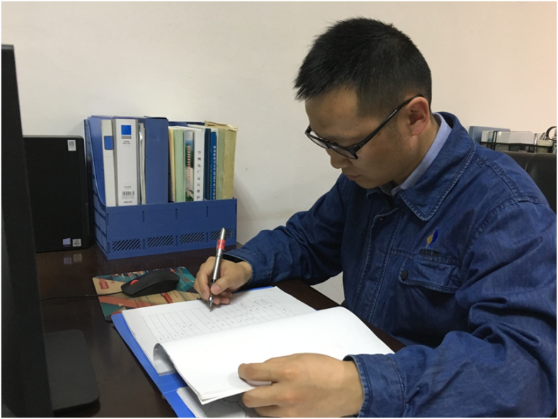 【發(fā)展人物】恪盡職守灑青春 敬業(yè)奉獻(xiàn)書芳華——劉傳寶 【發(fā)展人物】恪盡職守灑青春 敬業(yè)奉獻(xiàn)書芳華——劉傳寶