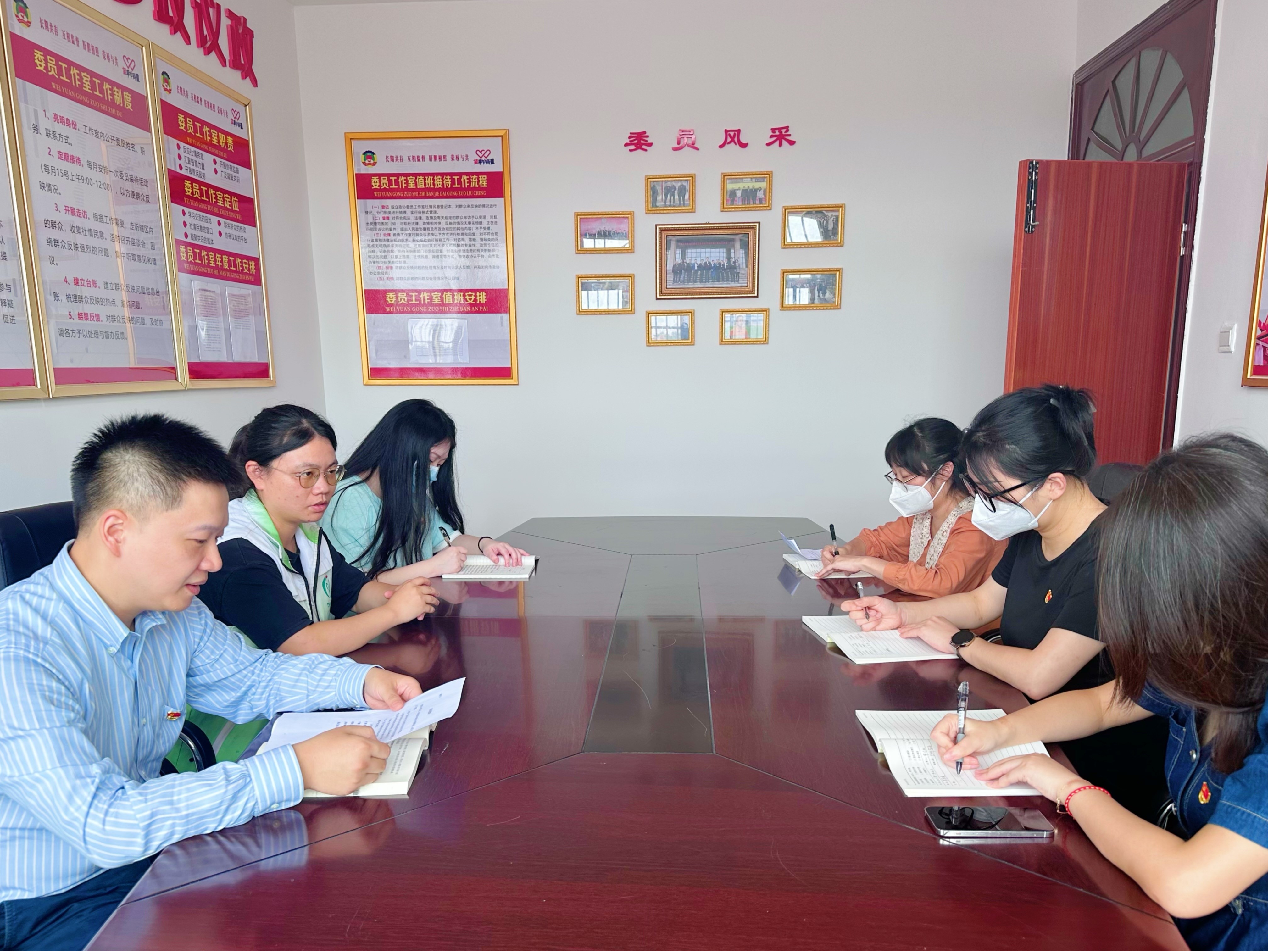 黨群與人力資源部黨支部深入開展“一月一課一片一實踐”活動 黨群與人力資源部黨支部深入開展“一月一課一片一實踐”活動